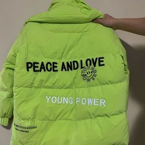 Junior down jacket. Filling: 90% duck down